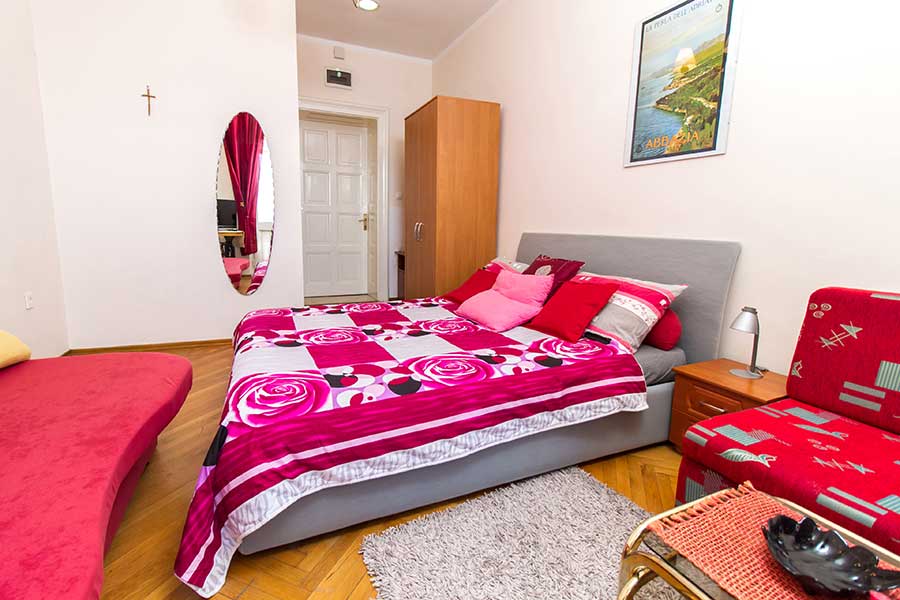 Studio apartment Karin in center, with terrace and spectacular sea view